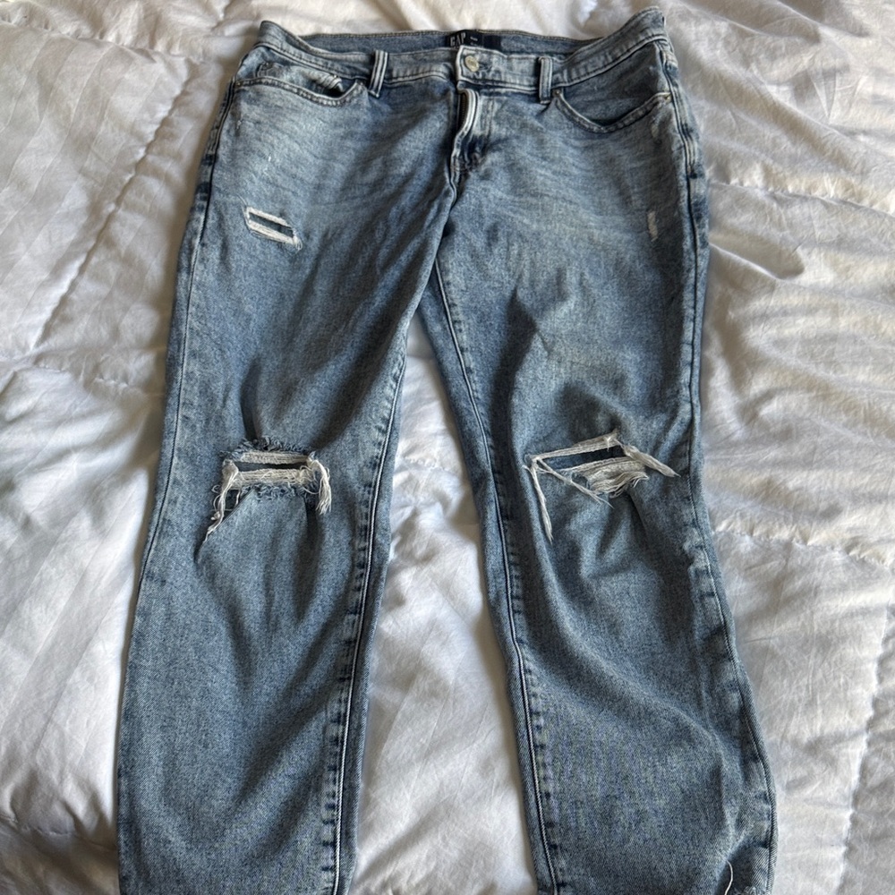 GAP women's Relaxed Light Blue Distressed Jeans